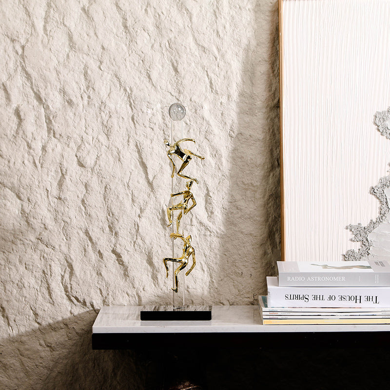 金色登山者雕塑 - Luxury Premium Alloy & Home Decor & Artistic Piece - 2