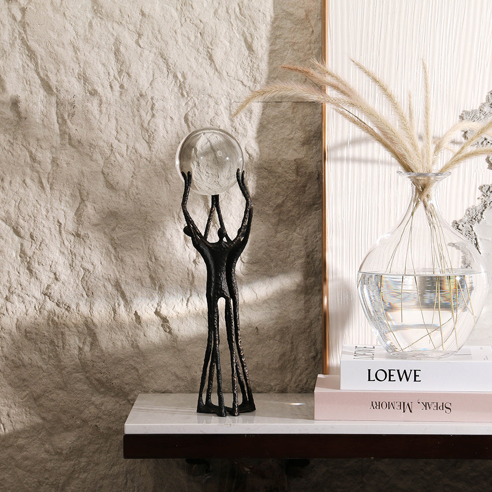持球男子雕塑 - Luxury Premium Alloy & Home Decor & Artistic Piece
