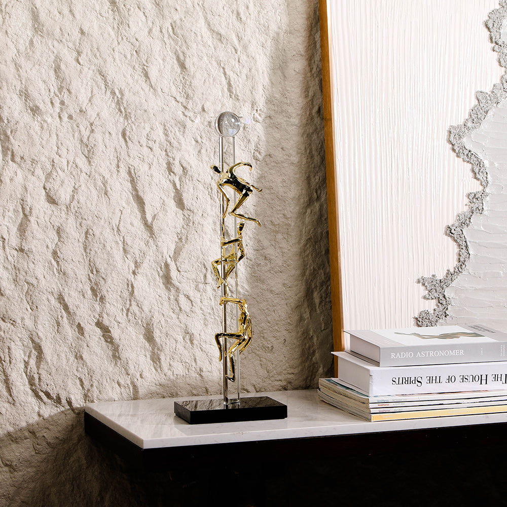 金色登山者雕塑 - Luxury Premium Alloy & Home Decor & Artistic Piece