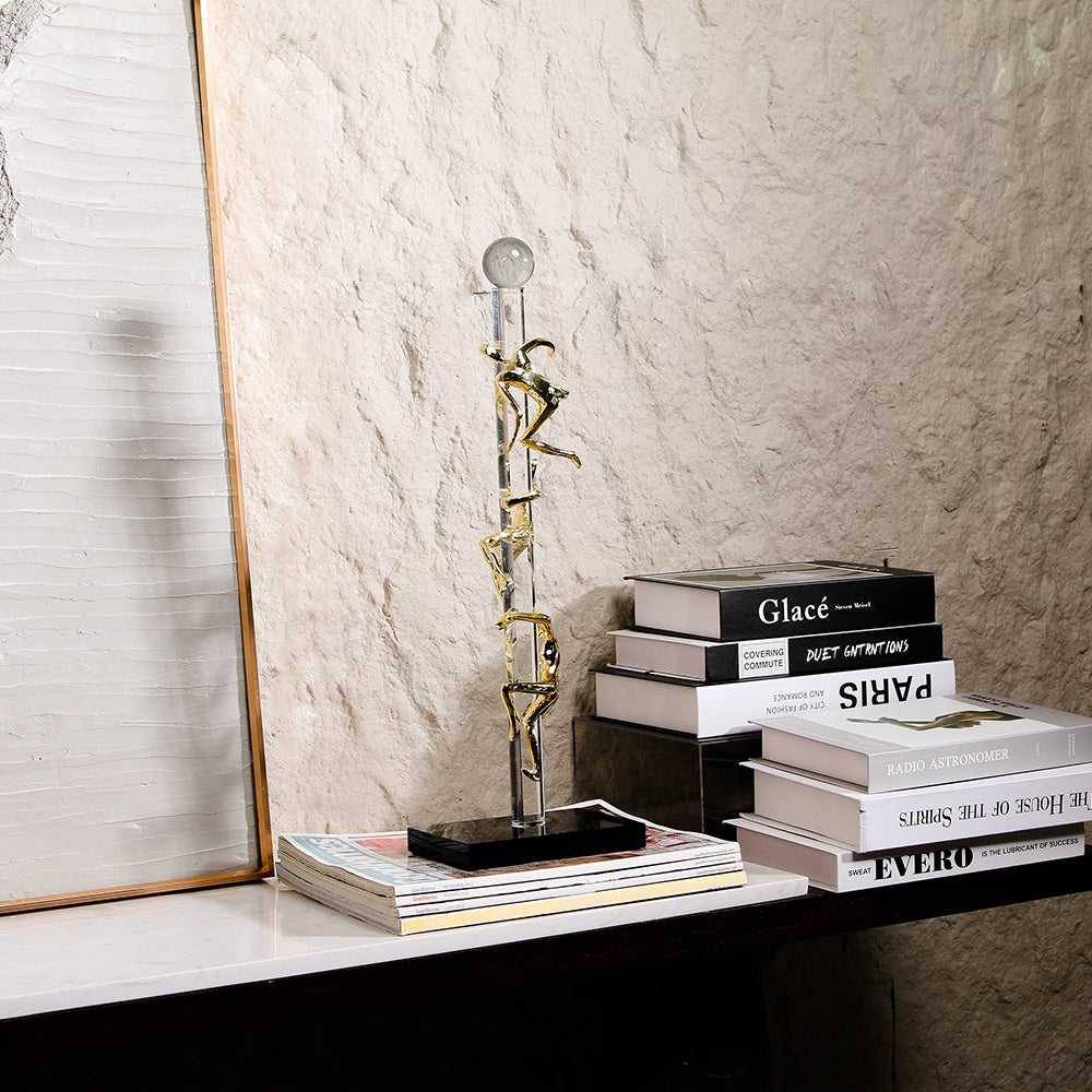 金色登山者雕塑 - Luxury Premium Alloy & Home Decor & Artistic Piece