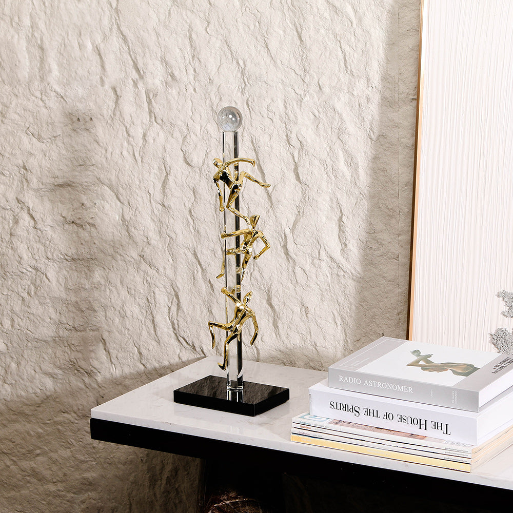 金色登山者雕塑 - Luxury Premium Alloy & Home Decor & Artistic Piece