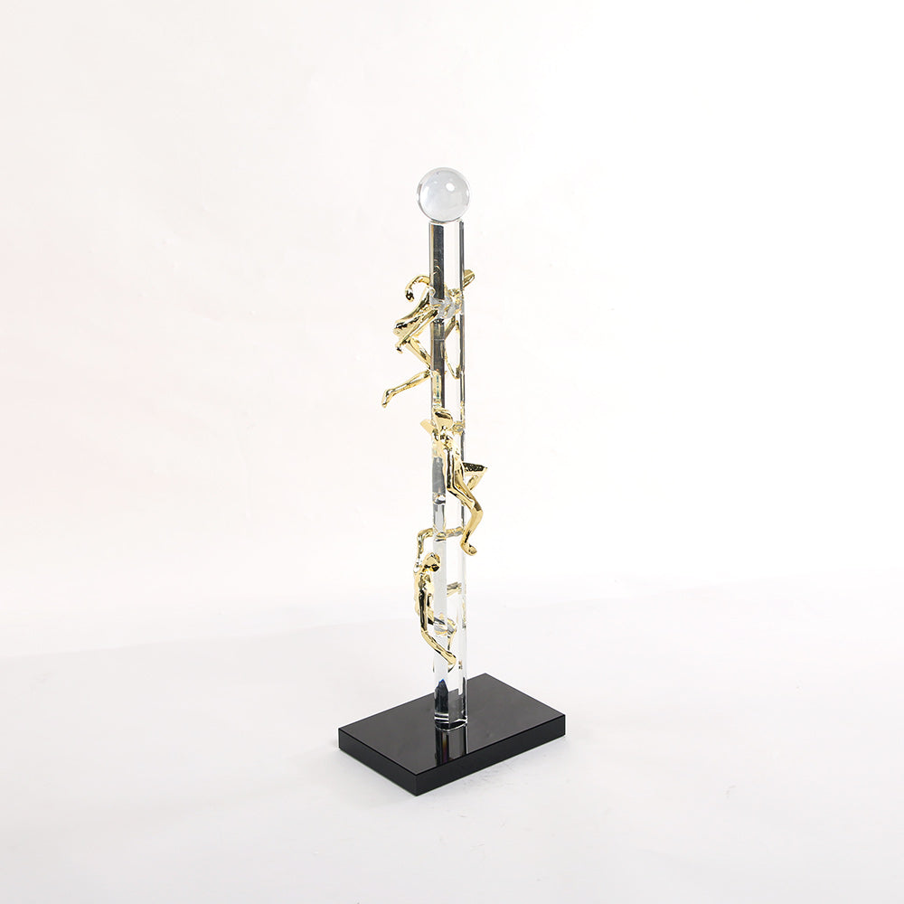 金色登山者雕塑 - Luxury Premium Alloy & Home Decor & Artistic Piece