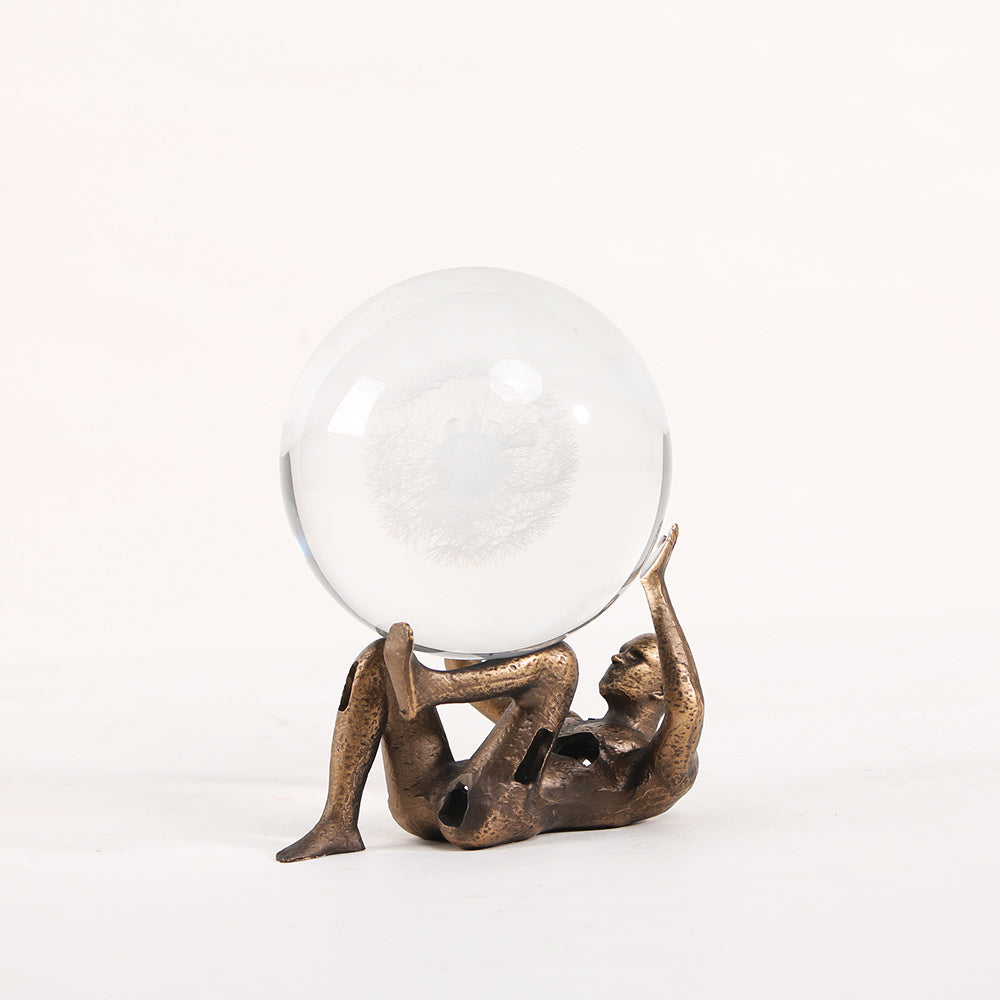 水晶球人物雕塑家居装饰 - Luxury Premium Alloy & Home Decor & Artistic Piece